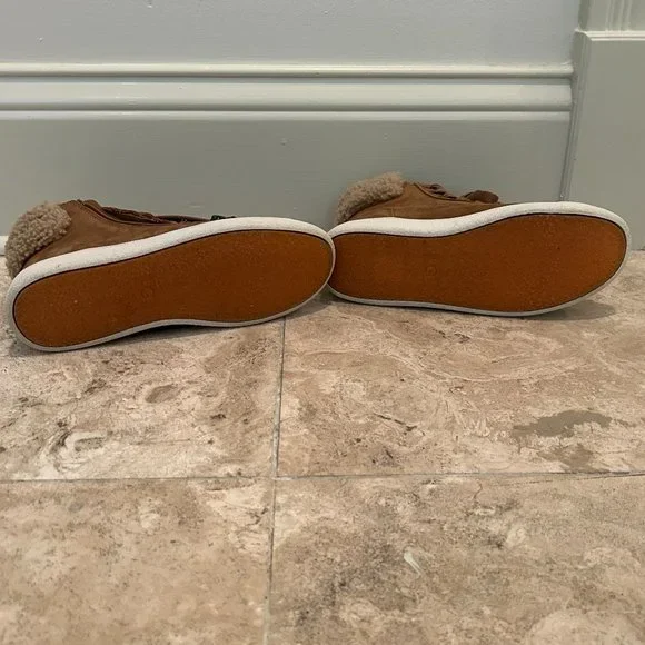 UGG Olive High-Top Bootie 6.5 - Picture 4 of 4